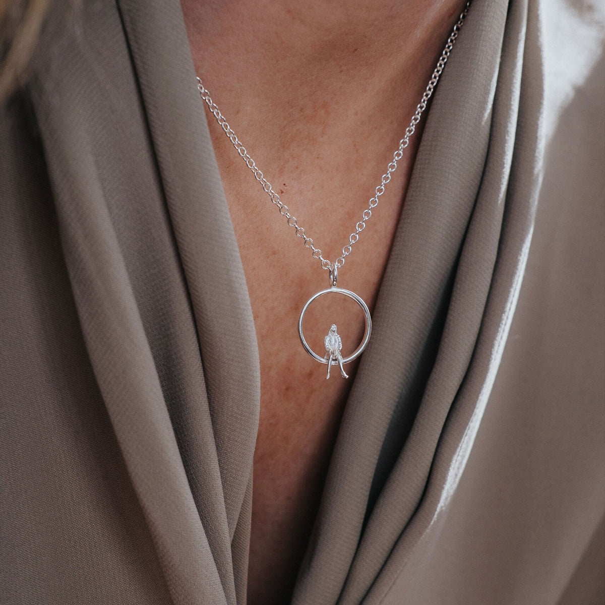 Egentid-halsband i silver – present till mamma