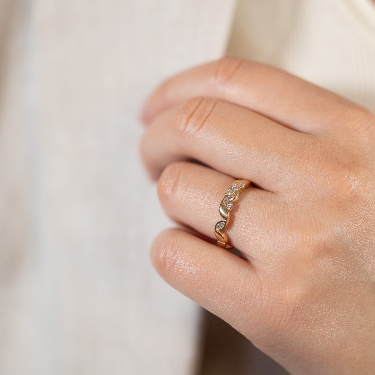 Berså - navettes and brilliants