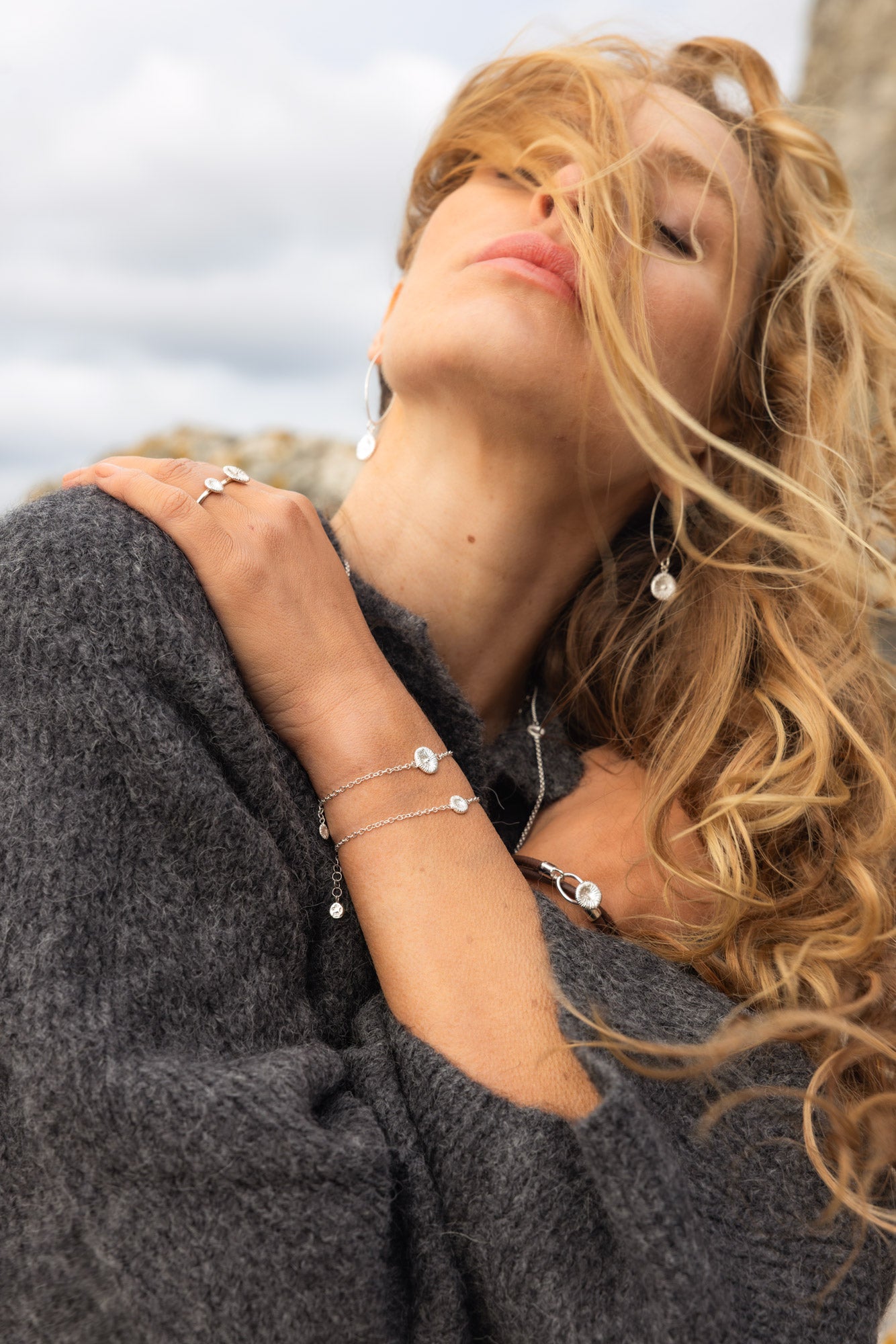 Button coral - Earrings on a long hook