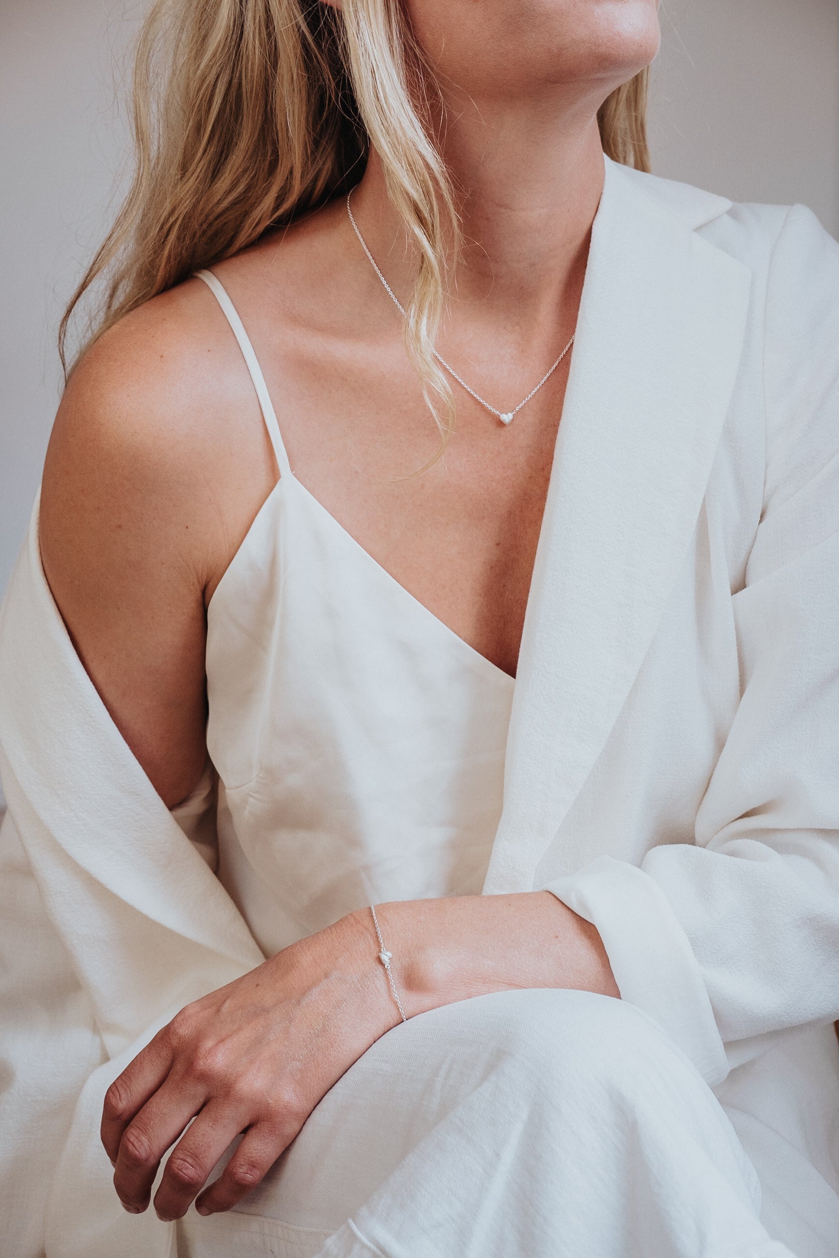 Den perfekta gåvan till dina brudtärnor – smycken att bära nära hjärtat