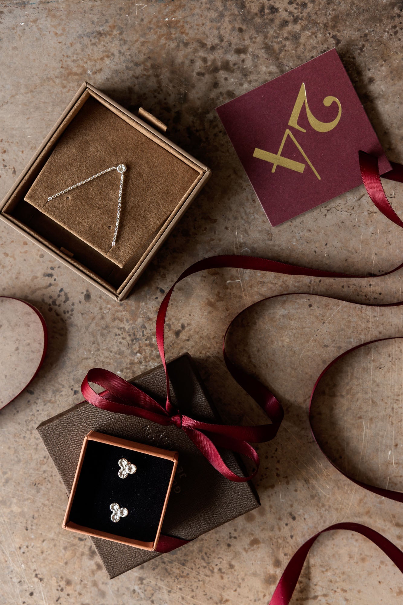 Julkit - Knappkorall örhängen Brissund + Knappkorall halsband liten Korall - Silver