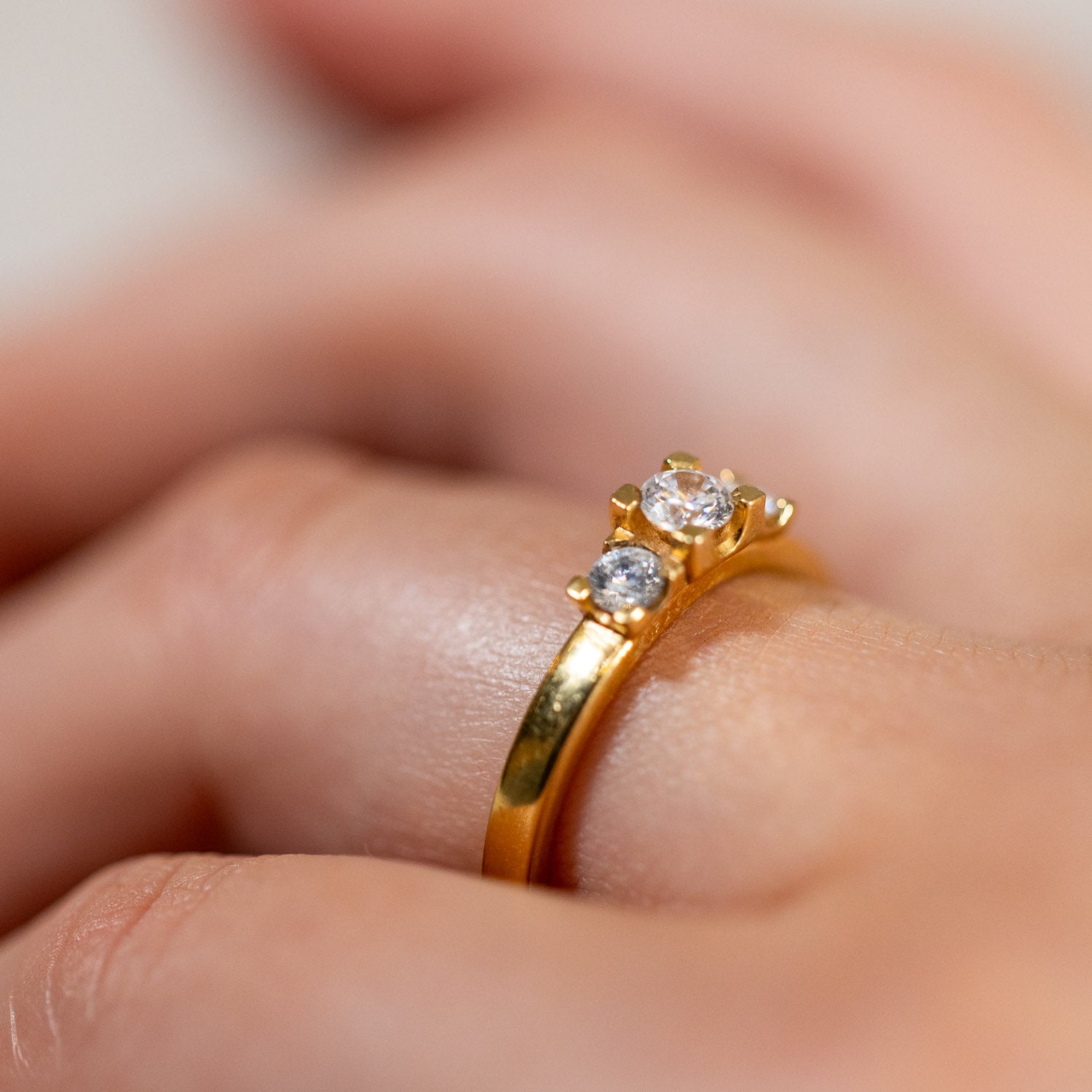 Lau - Large (1 x 0.21ct + 2 x 0.11ct)
