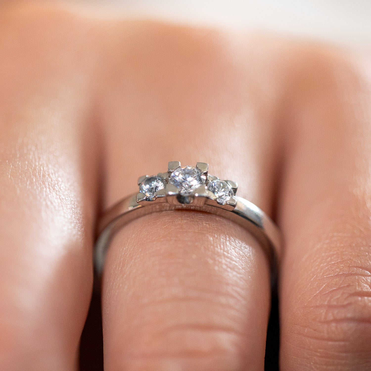 Lau - Large (1 x 0.21ct + 2 x 0.11ct)