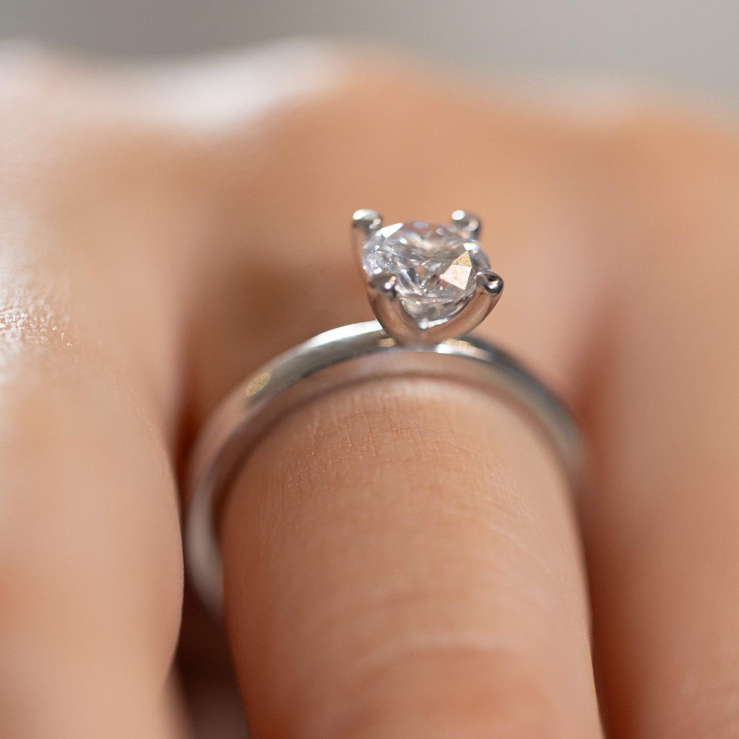 Karlsö 1 ct – Timeless Solitaire Ring