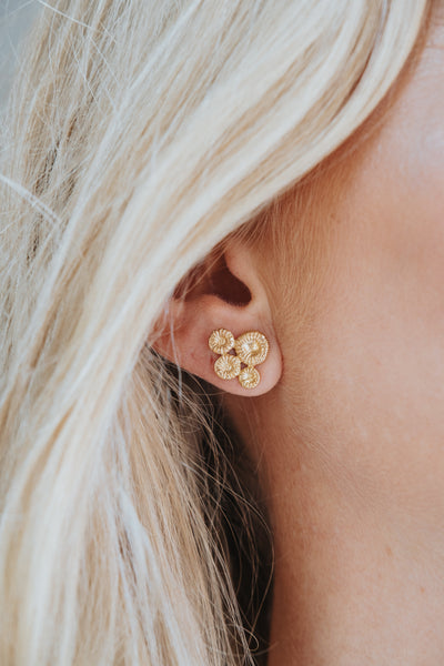 Button coral "Fårö" earring
