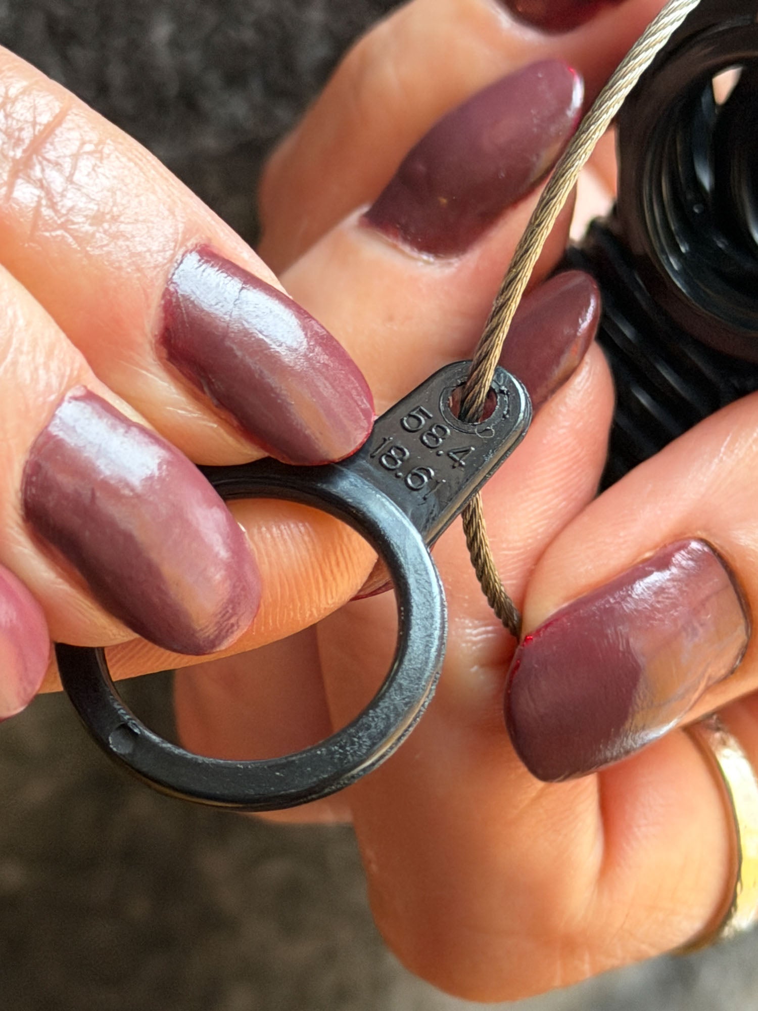 Ring gauge – find the right ring size at home