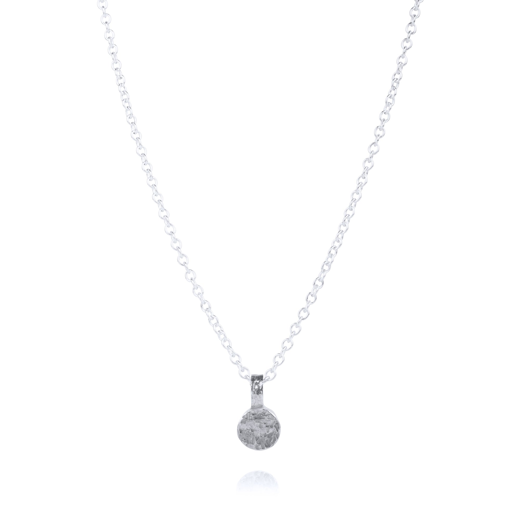 KARG - Halsband med liten berlock i silver