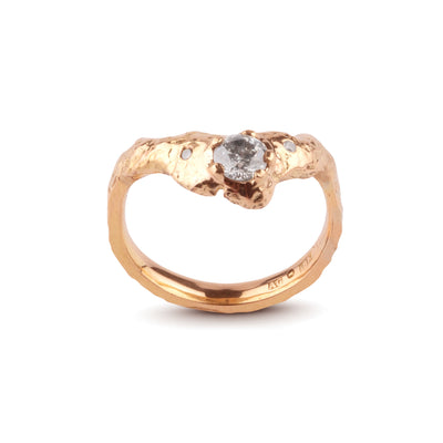 KARG - Gold ring with Salt Pepper Diamond