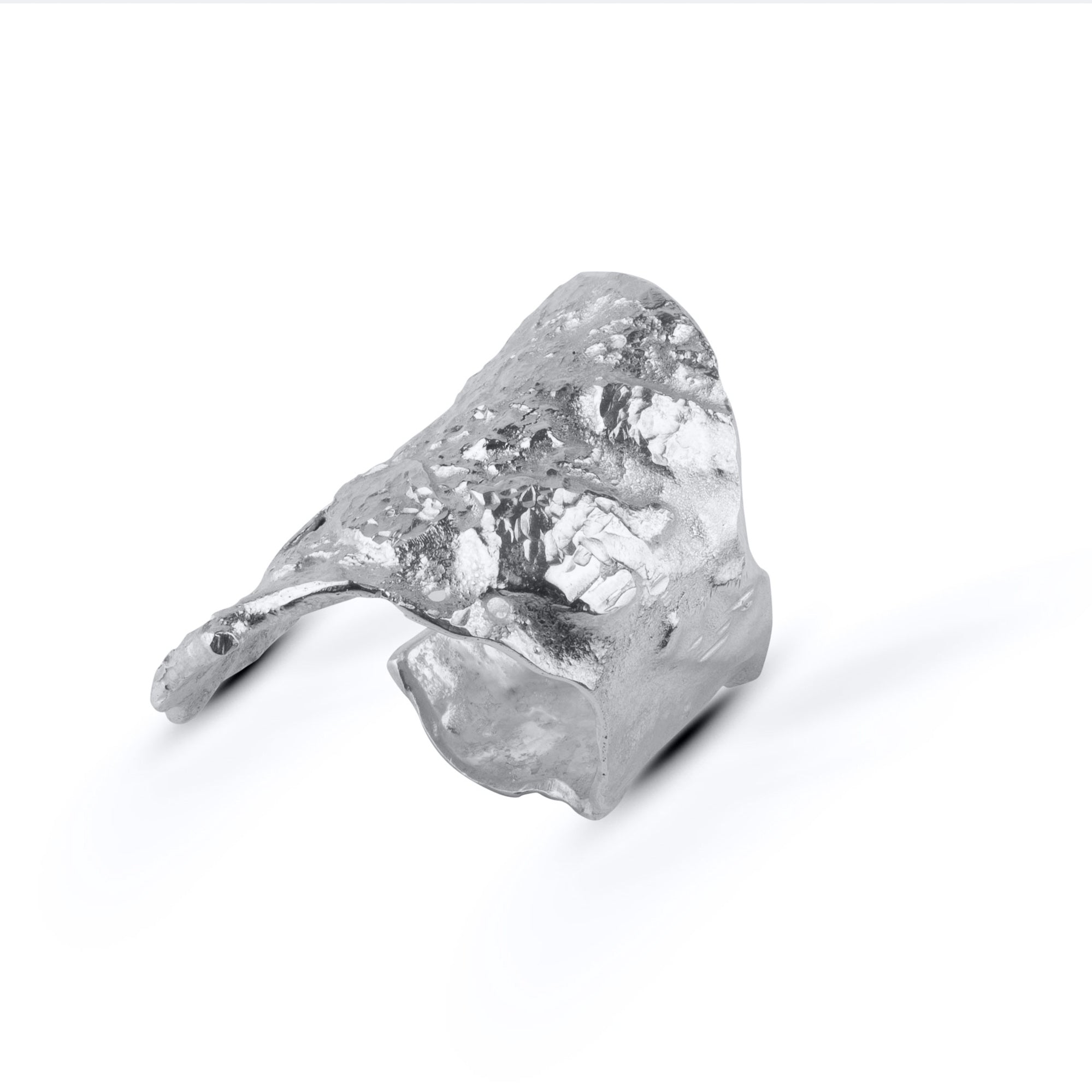 Silverring 'Hällmark' från KARG, öppen och stilren