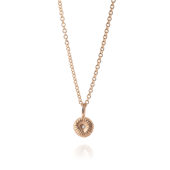Silverhalsband med knappkorallberlock