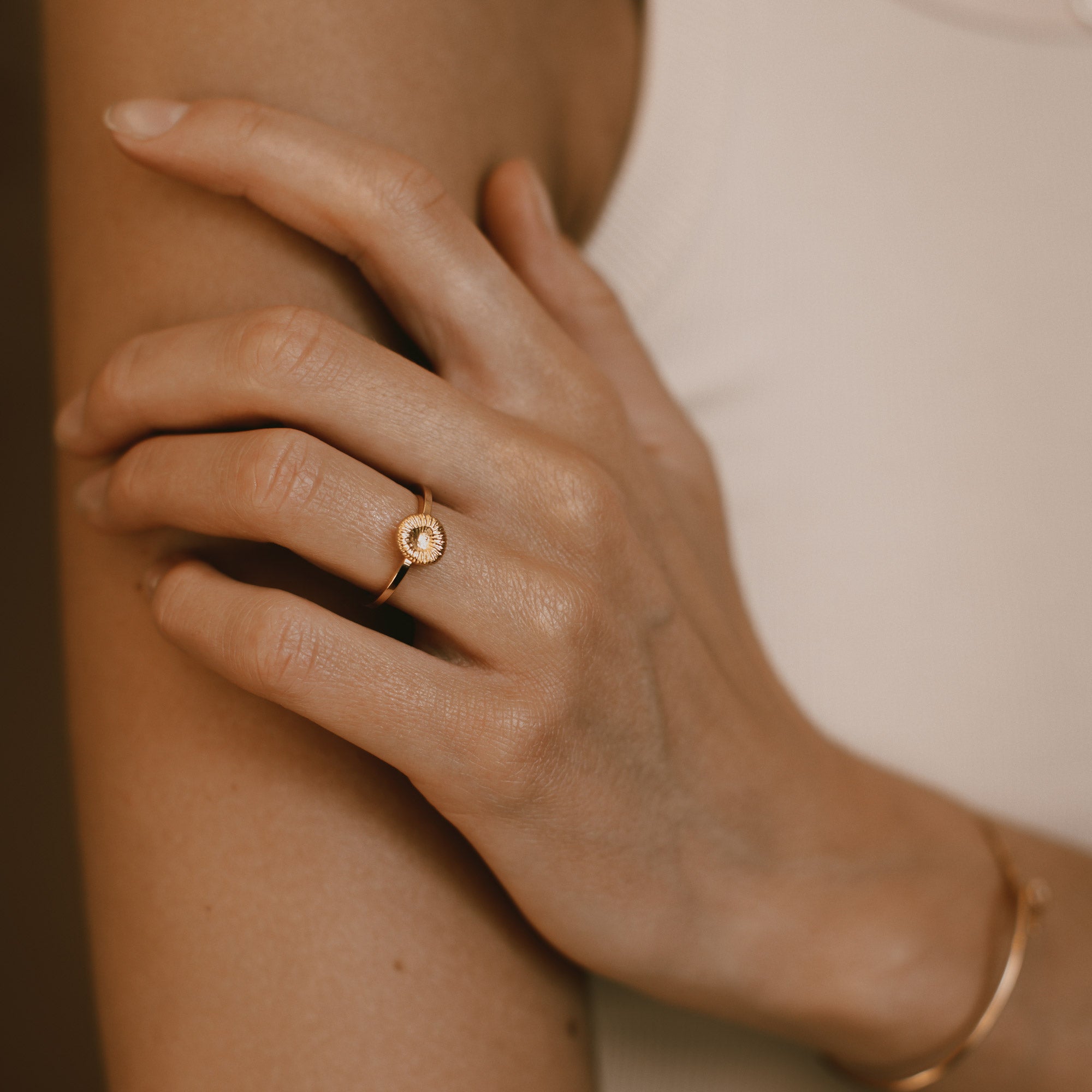 Button coral medium - Ring