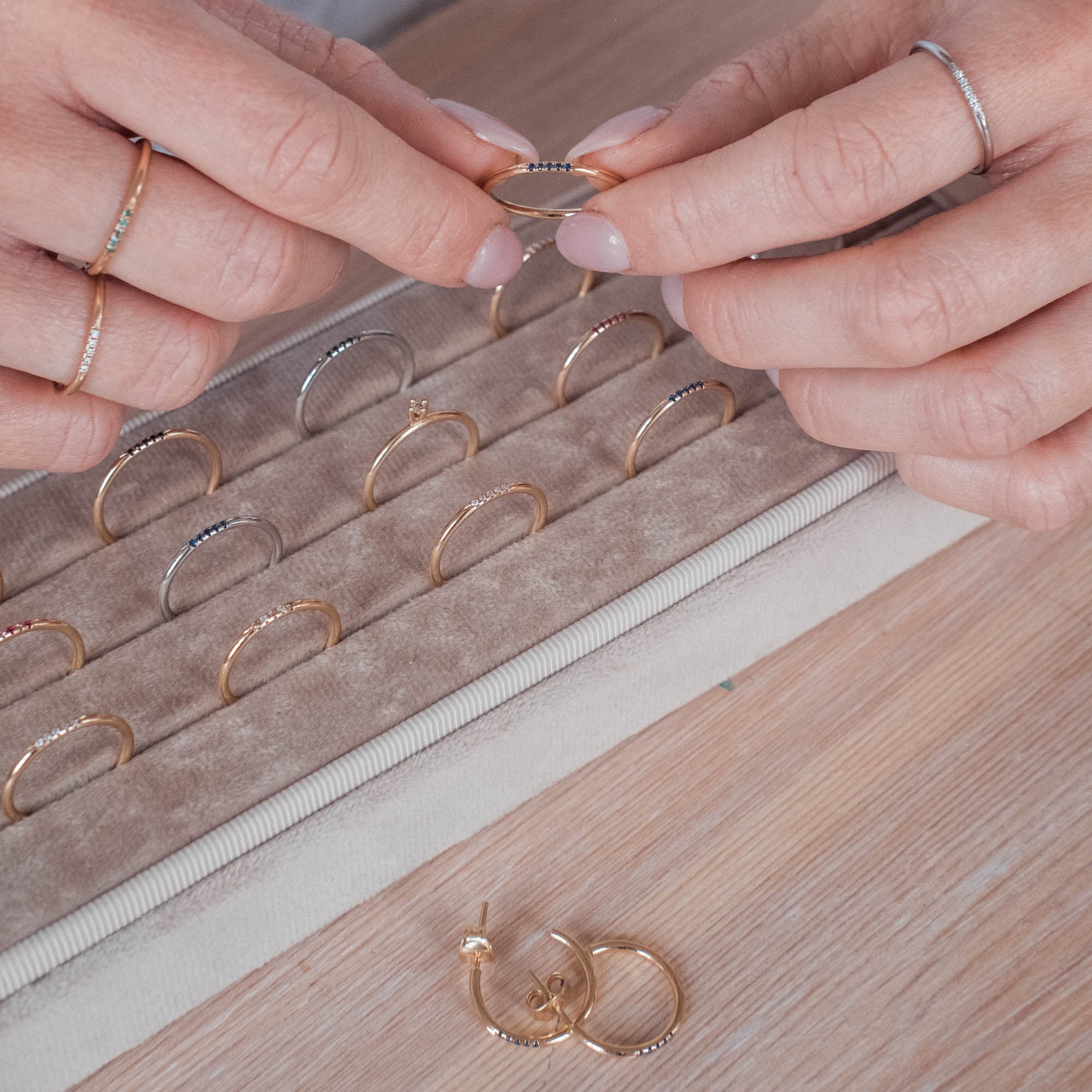 Leilu Ring - 18k guld i smyckeskrin