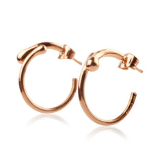 Got Your Back örhänge i 18k guld, liten storlek