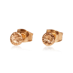 Knappkorall örhängen i guld, liten korall