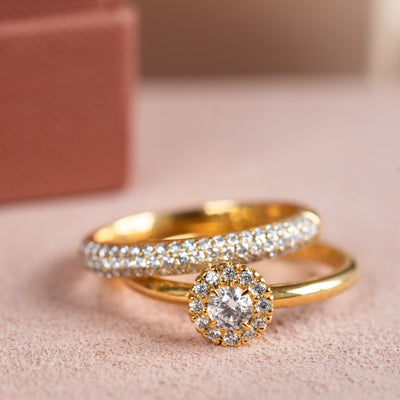Själsö – Narrow solitaire ring in 18k gold with brilliant cut diamonds