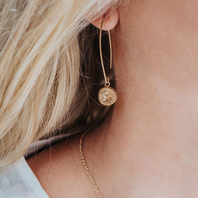 Button coral - Earrings on a long hook