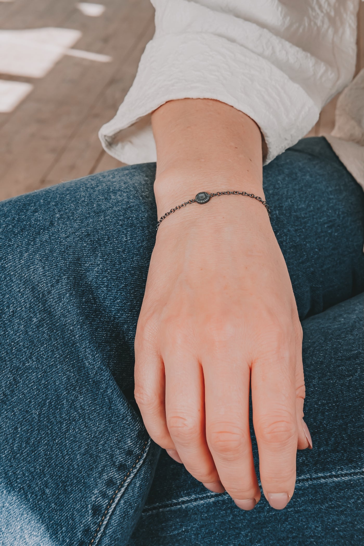 Knappkorall armband, medium, oxiderat silver - Annika Gustavsson Jewellery