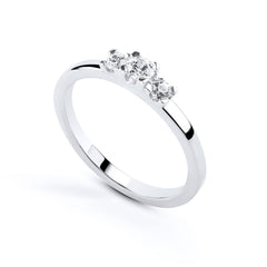 Lau ring med diamanter i vitt guld